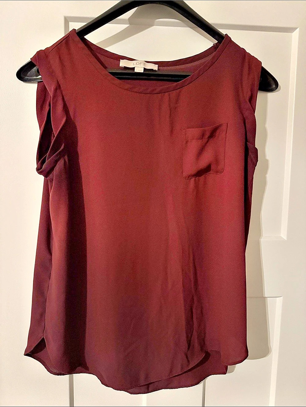 LOFT Sleeveless Blouse in Burgundy Size Small Like New